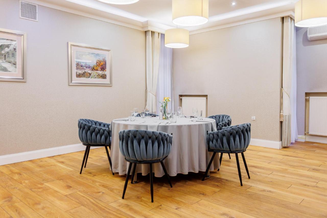 Hotel Tarnovia Tarnów Εξωτερικό φωτογραφία