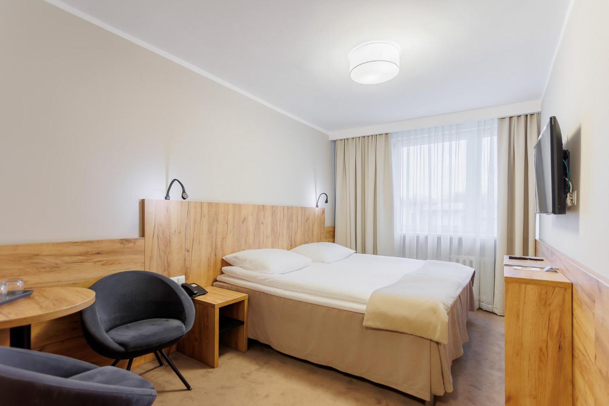 Hotel Tarnovia Tarnów Εξωτερικό φωτογραφία