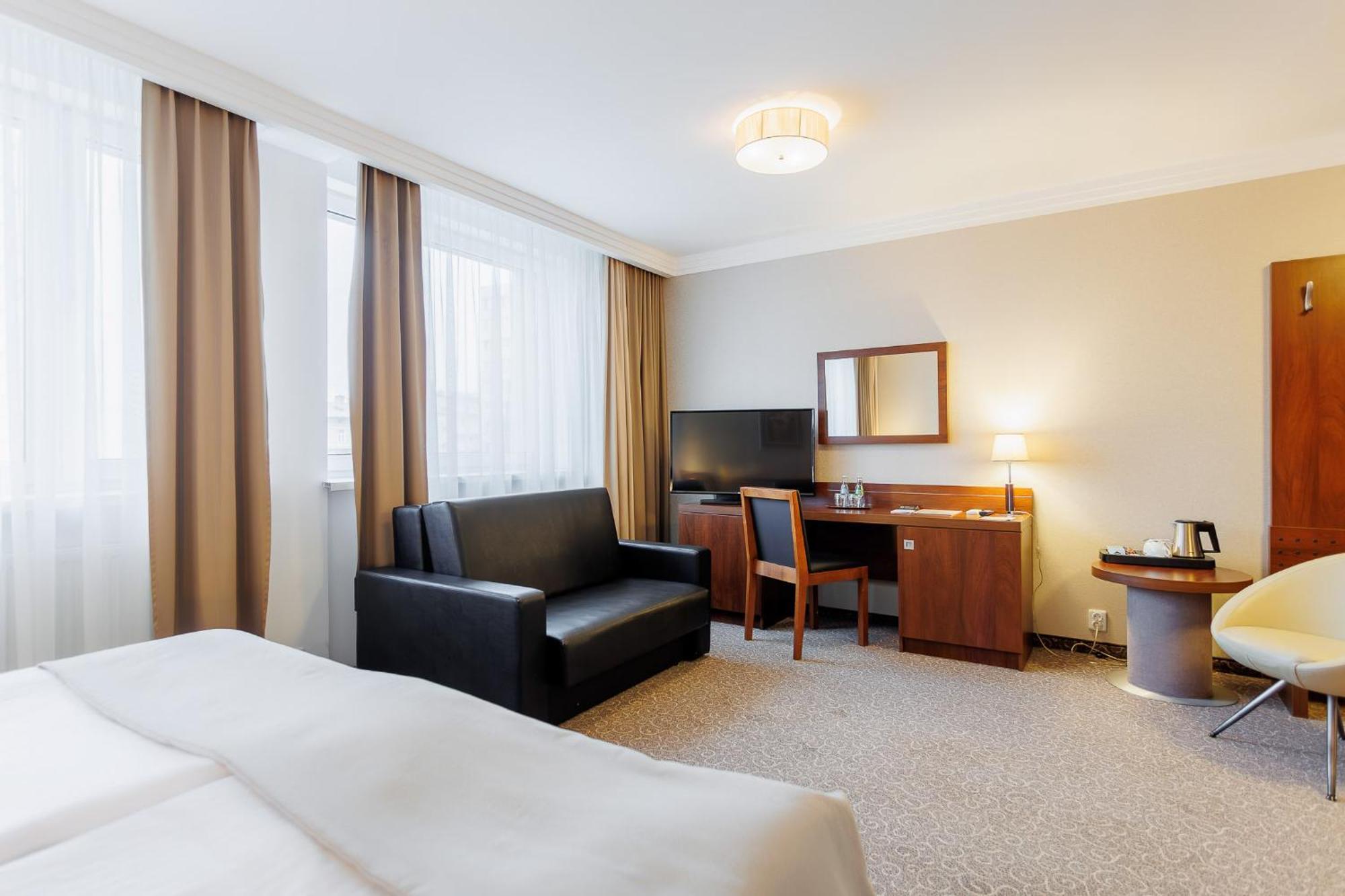 Hotel Tarnovia Tarnów Εξωτερικό φωτογραφία
