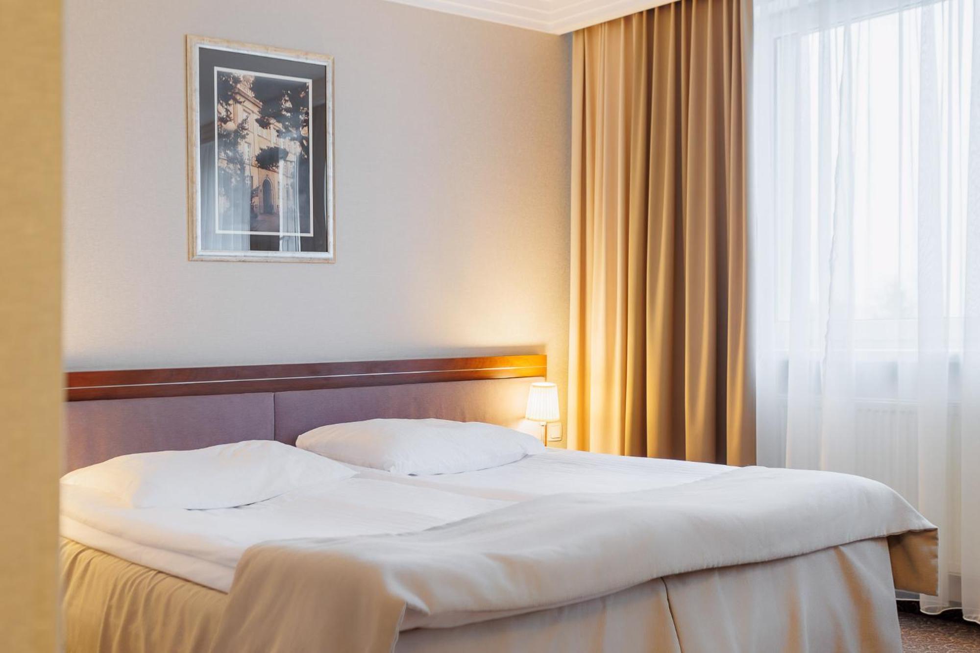 Hotel Tarnovia Tarnów Εξωτερικό φωτογραφία