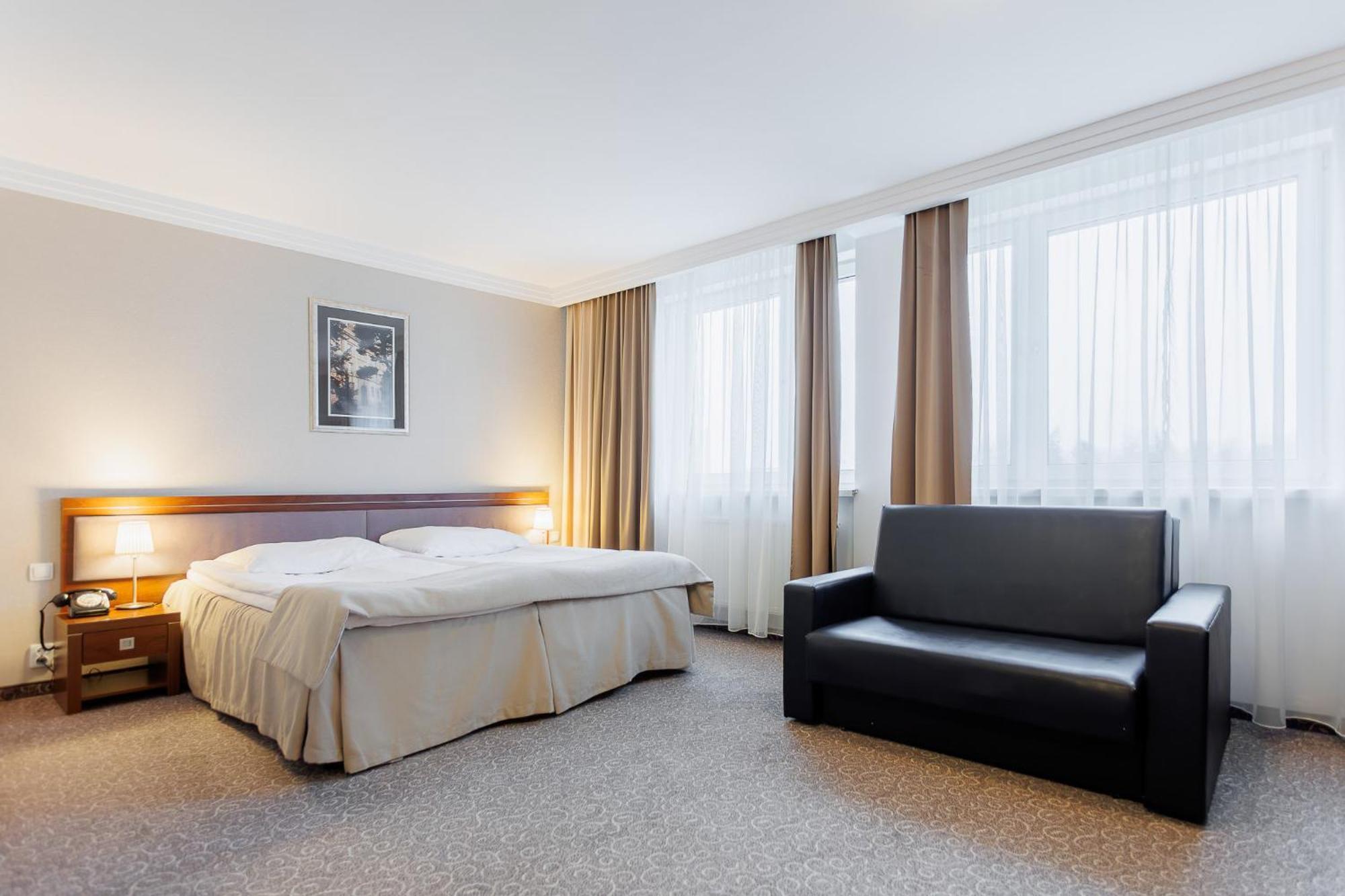 Hotel Tarnovia Tarnów Εξωτερικό φωτογραφία
