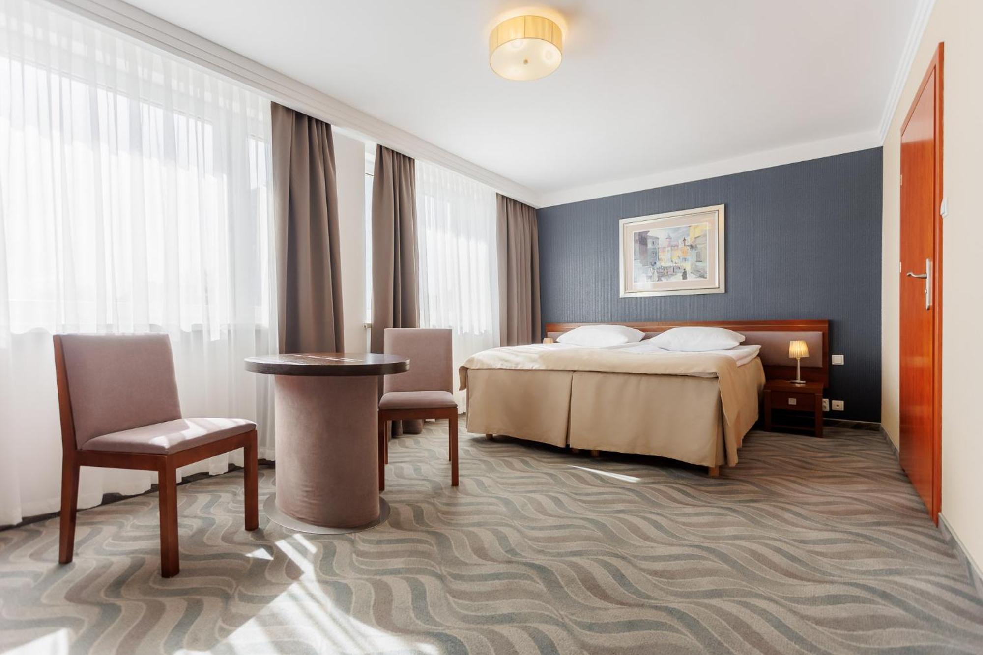 Hotel Tarnovia Tarnów Εξωτερικό φωτογραφία