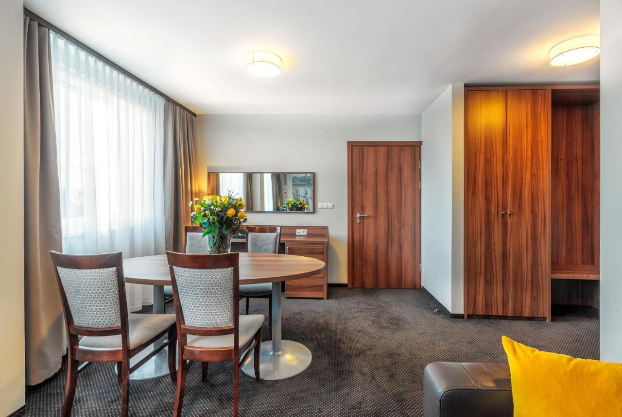Hotel Tarnovia Tarnów Εξωτερικό φωτογραφία
